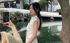 男朋友让我打开腿被他摸